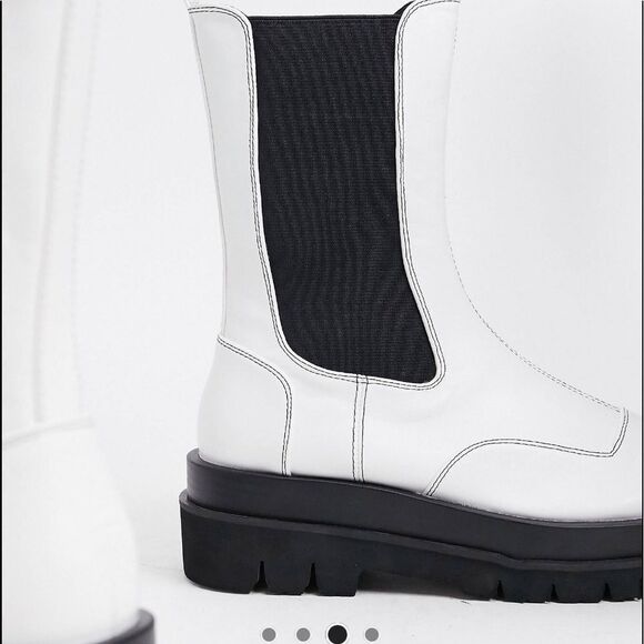 White Slip-On Chelsea Boot with Chunky Soles - Picture 4 of 9